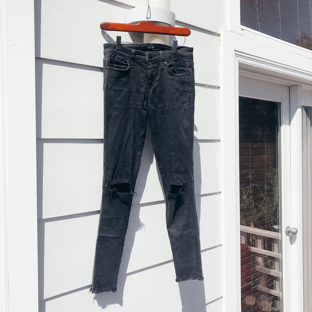 Joe’s Jeans Black Skinny/Size: 25.